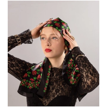 KURZEMES ROŽU ŠALLE_natural silk_divpusējas_drukas