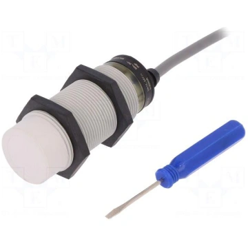 Sensor: capacitive | Range: 0÷15mm | Output conf: 