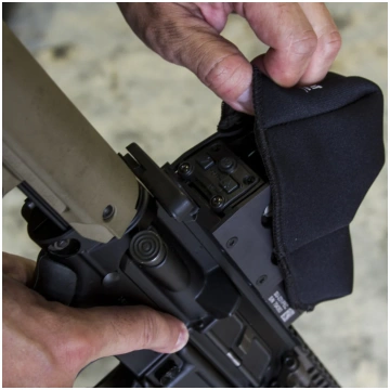 Housse pour arme HOLOGRAPHIC - Noir / Aimpoint Mic