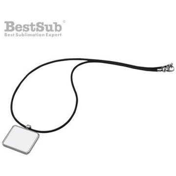 Necklace rectangular pendant with rubber string Su