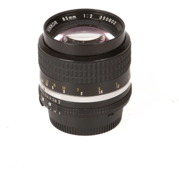 Nikon Nikkor 85 mm F/2 Ai