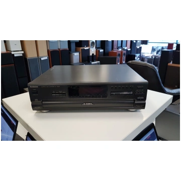 5 CD atskaņotājs Technics SL-PG687