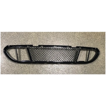 BMW E61 60 priekšējā bampera vidējā reste 51117896