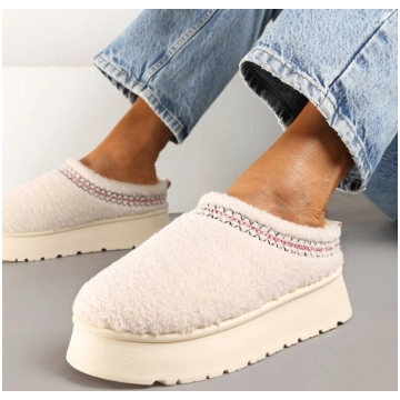 Siltinātas čības "UGG" tipa Bēšs / Balts 62-06
