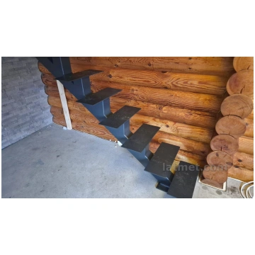 Kāpnes ar centrālo balstu KD0001