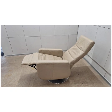 Ādas atpūtas krēsls ar Relax funkciju, grozāms ap