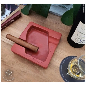 Les Fines Lames Ashtray for Cigars DYAD RED